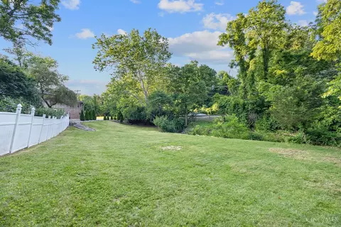 Exterior - 7611 State Rd, Cincinnati, OH 45255 photo 21 of 22
