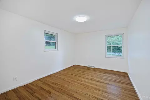 Bedroom - 7611 State Rd, Cincinnati, OH 45255 photo 3 of 6