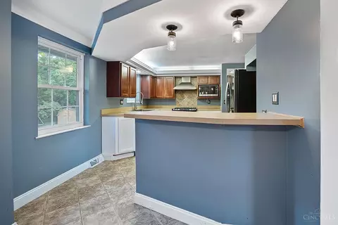 Kitchen - 7611 State Rd, Cincinnati, OH 45255 photo 1 of 6