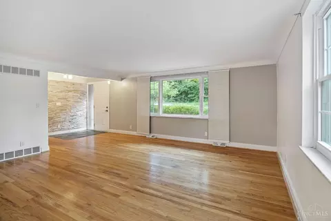 Living - 7611 State Rd, Cincinnati, OH 45255 photo 4 of 6