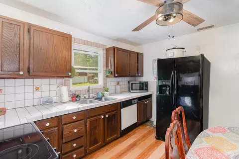 Kitchen - 4220 Taylor Rd, Batavia, OH 45103 photo 1 of 1