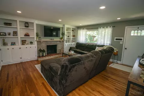 Living - 3773 Belfast Ave, Cincinnati, OH 45236 photo 1 of 2