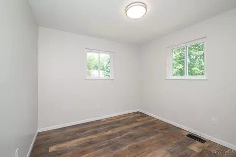 Bedroom - 3918 Michael Dr, Cincinnati, OH 45255 photo 6 of 11