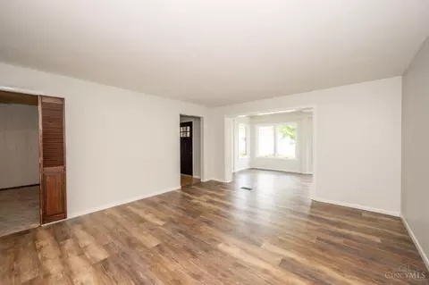 Living - 3918 Michael Dr, Cincinnati, OH 45255 photo 6 of 6