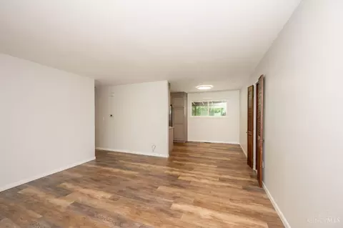 Living - 3918 Michael Dr, Cincinnati, OH 45255 photo 2 of 6