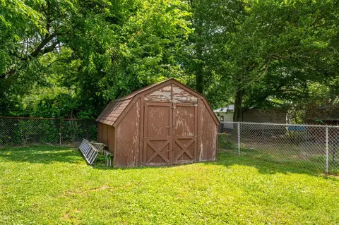 Exterior - 3918 Michael Dr, Cincinnati, OH 45255 photo 11 of 12