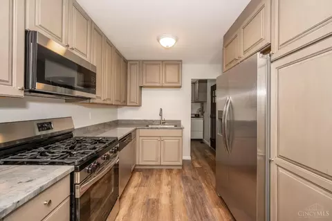 Kitchen - 3918 Michael Dr, Cincinnati, OH 45255 photo 1 of 5