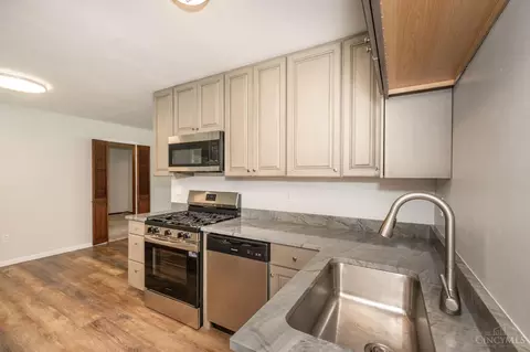Kitchen - 3918 Michael Dr, Cincinnati, OH 45255 photo 5 of 5