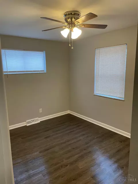 Bedroom - 3369 Ninann Ct, Cincinnati, OH 45211 photo 1 of 5