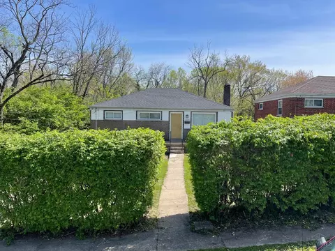Exterior - 3369 Ninann Ct, Cincinnati, OH 45211 photo 3 of 8