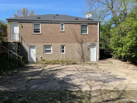 Exterior - 3369 Ninann Ct, Cincinnati, OH 45211 photo 7 of 8
