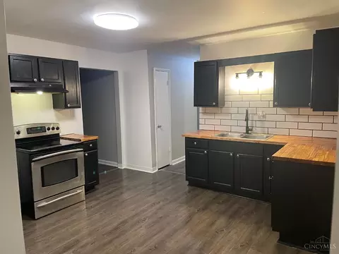Kitchen - 3369 Ninann Ct, Cincinnati, OH 45211 photo 3 of 3