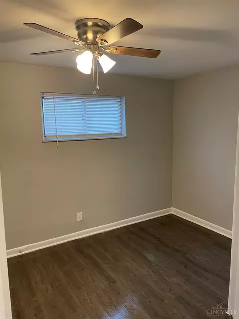 Bedroom - 3369 Ninann Ct, Cincinnati, OH 45211 photo 3 of 5