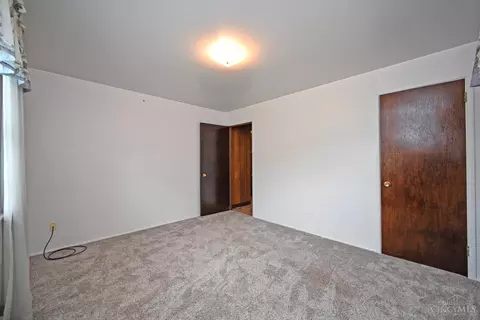 Bedroom - 10593 Plainfield Rd, Sharonville, OH 45241 photo 4 of 10