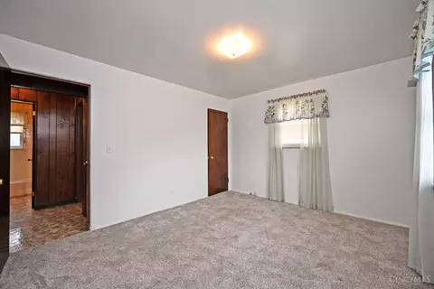 Bedroom - 10593 Plainfield Rd, Sharonville, OH 45241 photo 3 of 10