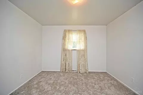 Bedroom - 10593 Plainfield Rd, Sharonville, OH 45241 photo 5 of 10