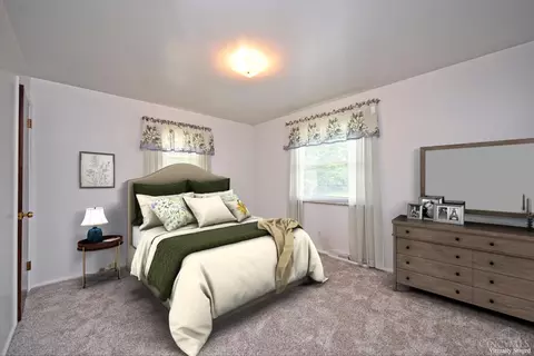 Bedroom - 10593 Plainfield Rd, Sharonville, OH 45241 photo 2 of 10