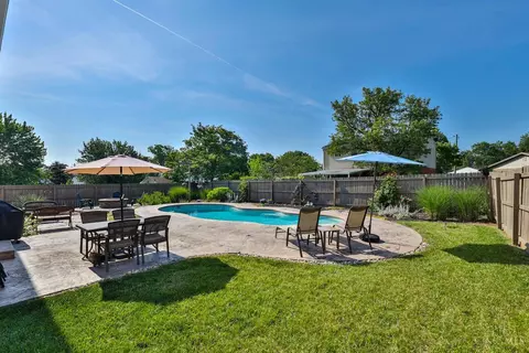 Exterior - 3369 Linsan Dr, Cincinnati, OH 45239 photo 8 of 13