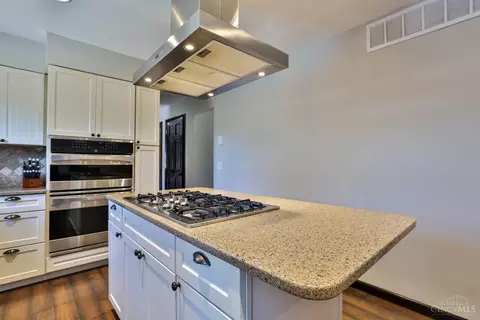 Kitchen - 3369 Linsan Dr, Cincinnati, OH 45239 photo 4 of 4