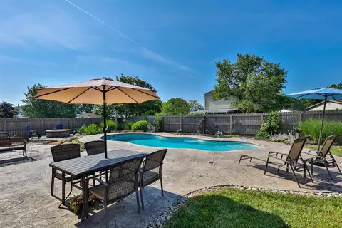 Exterior - 3369 Linsan Dr, Cincinnati, OH 45239 photo 7 of 13