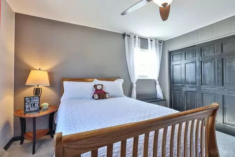 Bedroom - 3369 Linsan Dr, Cincinnati, OH 45239 photo 5 of 7