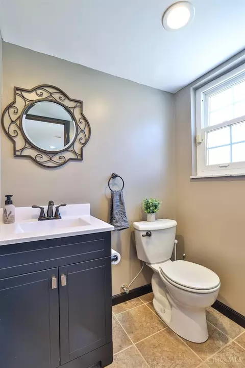Bath - 3369 Linsan Dr, Cincinnati, OH 45239 photo 4 of 5