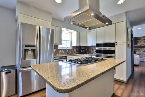 Kitchen - 3369 Linsan Dr, Cincinnati, OH 45239 photo 1 of 4