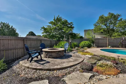 Exterior - 3369 Linsan Dr, Cincinnati, OH 45239 photo 5 of 13