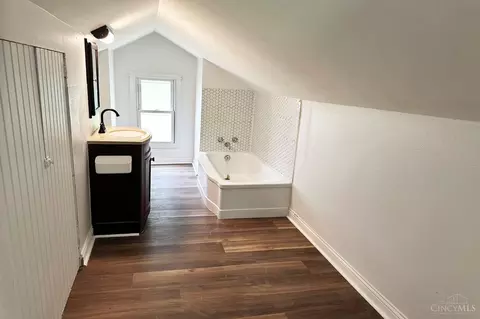 Bath - 100 Kibbey Ave, Morrow, OH 45152 photo 2 of 3