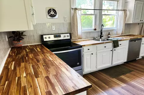 Kitchen - 100 Kibbey Ave, Morrow, OH 45152 photo 1 of 2