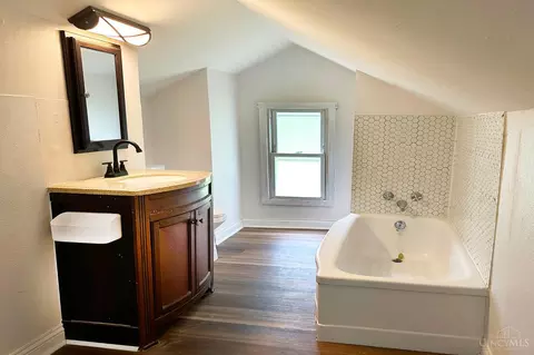 Bath - 100 Kibbey Ave, Morrow, OH 45152 photo 3 of 3