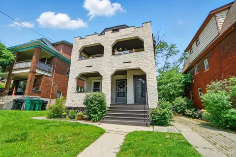 Exterior - 458 Lloyd Pl, Cincinnati, OH 45219 photo 2 of 10