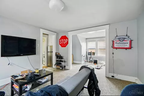 Living - 458 Lloyd Pl, Cincinnati, OH 45219 photo 8 of 8