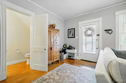 Entry Way - 458 Lloyd Pl, Cincinnati, OH 45219 photo 1 of 4