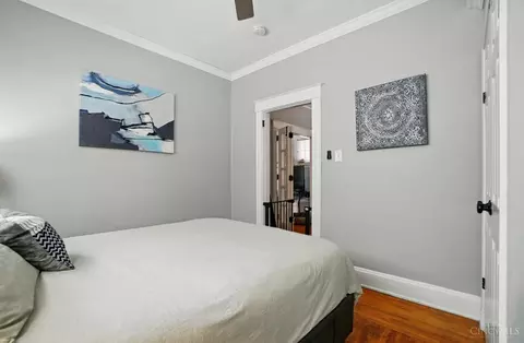Bedroom - 458 Lloyd Pl, Cincinnati, OH 45219 photo 3 of 8