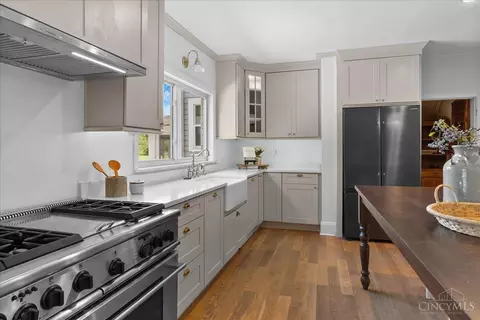 Kitchen - 4879 Klatte Rd, Cincinnati, OH 45244 photo 3 of 5