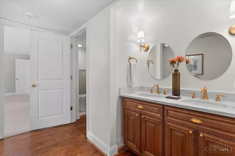 Bath - 4879 Klatte Rd, Cincinnati, OH 45244 photo 5 of 7