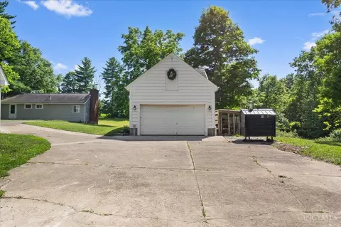Exterior - 4879 Klatte Rd, Cincinnati, OH 45244 photo 7 of 16