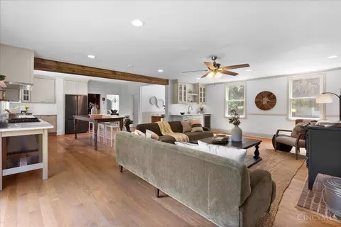 Living - 4879 Klatte Rd, Cincinnati, OH 45244 photo 2 of 8