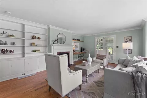 Living - 4879 Klatte Rd, Cincinnati, OH 45244 photo 4 of 8