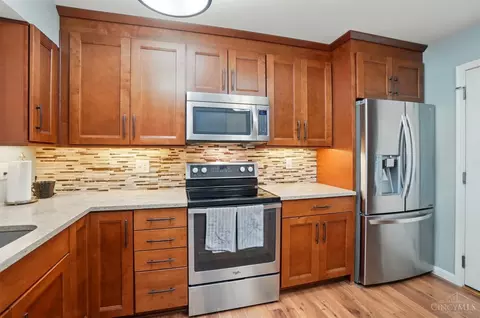 Kitchen - 4214 Fieldsedge Dr, Mason, OH 45040 photo 2 of 5