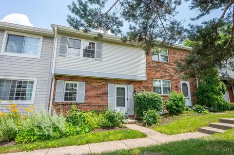 7525 Queen Ann Ct, West Chester, OH 45069