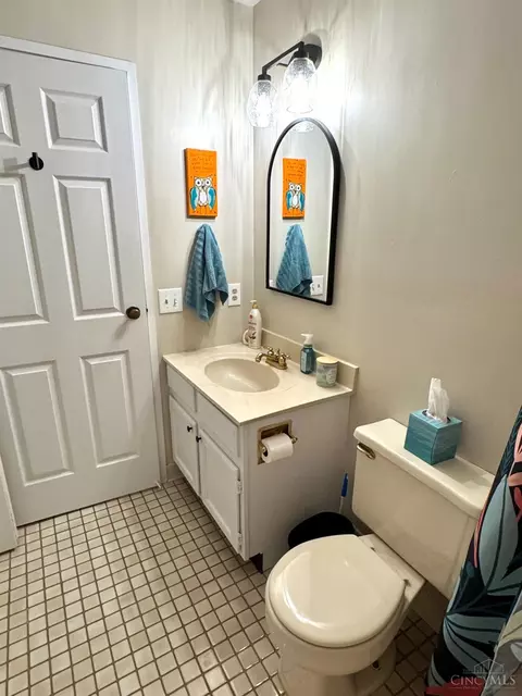 Bath - 5366 Werk Rd, Cincinnati, OH 45248 photo 6 of 6