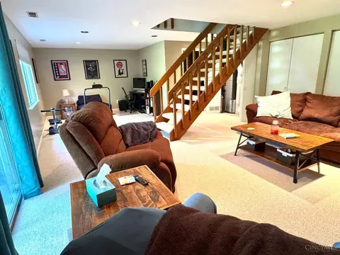 Living - 5366 Werk Rd, Cincinnati, OH 45248 photo 5 of 7