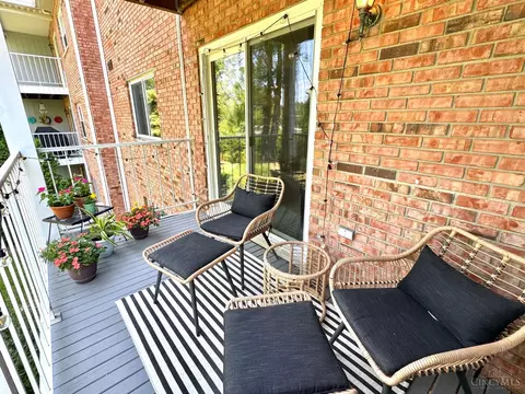 Exterior - 5366 Werk Rd, Cincinnati, OH 45248 photo 4 of 7