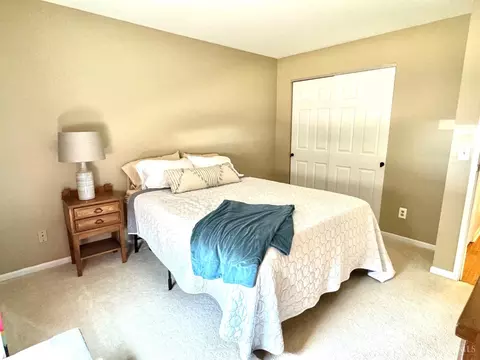 Bedroom - 5366 Werk Rd, Cincinnati, OH 45248 photo 5 of 6