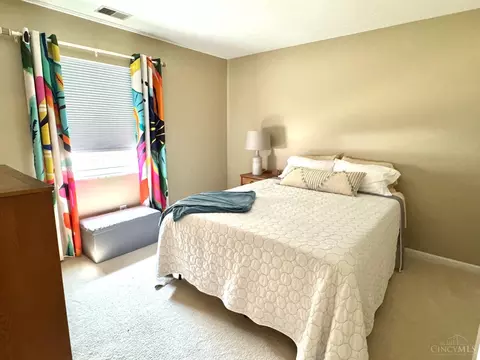 Bedroom - 5366 Werk Rd, Cincinnati, OH 45248 photo 4 of 6