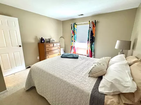 Bedroom - 5366 Werk Rd, Cincinnati, OH 45248 photo 6 of 6