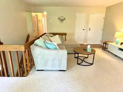Living - 5366 Werk Rd, Cincinnati, OH 45248 photo 3 of 7