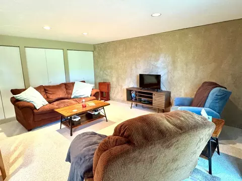 Living - 5366 Werk Rd, Cincinnati, OH 45248 photo 6 of 7